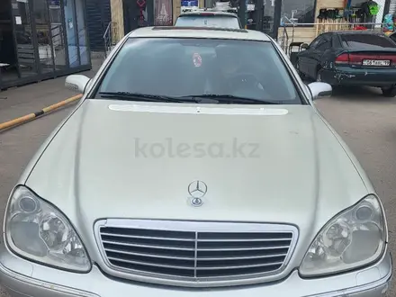 Mercedes-Benz S 320 2000 года за 3 200 000 тг. в Алматы