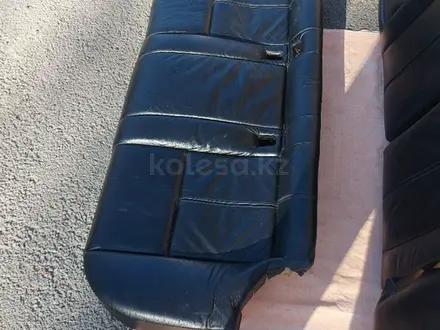Задний диван сидения Е39 за 70 000 тг. в Алматы – фото 6