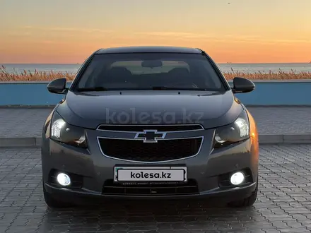 Chevrolet Cruze 2011 года за 4 700 000 тг. в Актау – фото 2