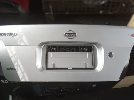 Крышка багажника Nissan Bluebird U14 за 50 000 тг. в Усть-Каменогорск