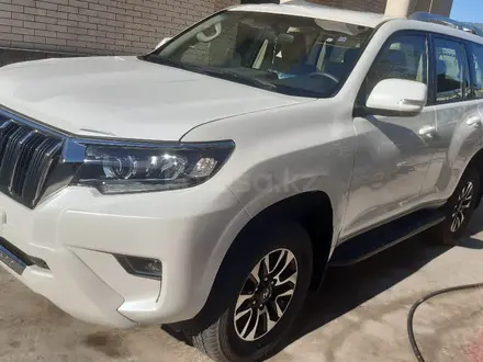 Toyota Land Cruiser Prado 2022 года за 27 500 000 тг. в Шымкент