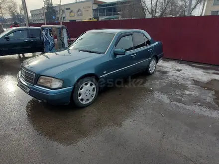 Mercedes-Benz C 180 1994 года за 1 650 000 тг. в Алматы