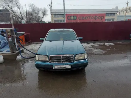 Mercedes-Benz C 180 1994 года за 1 650 000 тг. в Алматы – фото 3