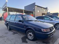 Volkswagen Passat 1994 годаүшін1 400 000 тг. в Уральск