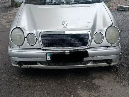 Mercedes-Benz E 200 1996 года за 1 200 000 тг. в Петропавловск