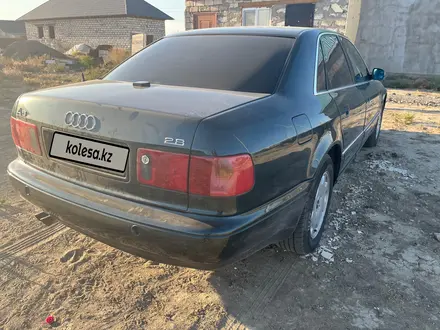 Audi A8 1997 года за 2 700 000 тг. в Уральск – фото 3