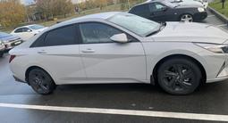 Hyundai Elantra 2023 года за 8 300 000 тг. в Костанай – фото 2