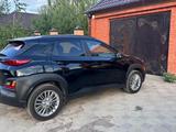 Hyundai Kona 2020 года за 6 550 000 тг. в Уральск – фото 4