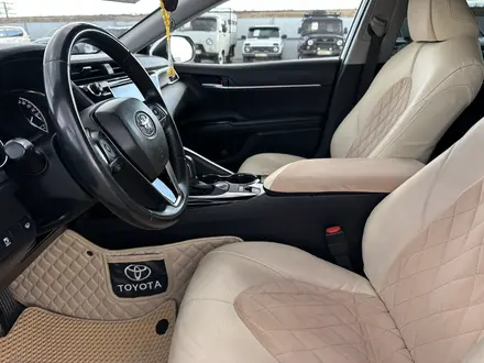 Toyota Camry 2020 года за 11 840 000 тг. в Атырау – фото 10