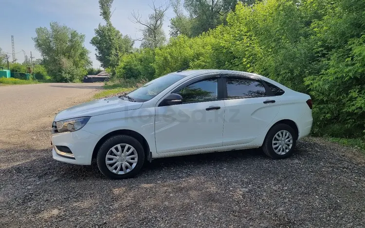 ВАЗ (Lada) Vesta 2021 годаfor5 650 000 тг. в Усть-Каменогорск