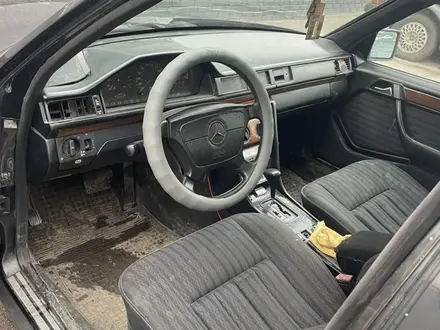 Mercedes-Benz E 260 1990 года за 600 000 тг. в Сарыозек – фото 2