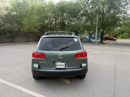 Volkswagen Touareg 2005 года за 4 500 000 тг. в Алматы – фото 10