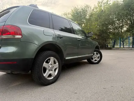 Volkswagen Touareg 2005 года за 4 500 000 тг. в Алматы – фото 13