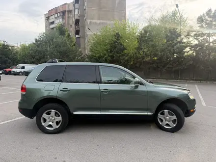 Volkswagen Touareg 2005 года за 4 500 000 тг. в Алматы – фото 6