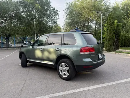 Volkswagen Touareg 2005 года за 4 500 000 тг. в Алматы – фото 9