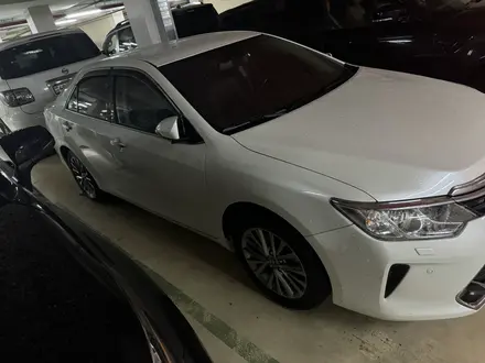 Toyota Camry 2017 года за 14 300 000 тг. в Алматы – фото 2