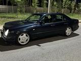 Mercedes-Benz E 320 1997 года за 2 800 000 тг. в Астана
