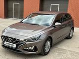 Hyundai i30 2022 года за 8 100 000 тг. в Уральск – фото 2