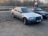 Mercedes-Benz E 220 1990 года за 1 000 000 тг. в Караганда