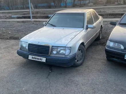 Mercedes-Benz E 220 1990 года за 1 000 000 тг. в Караганда – фото 2