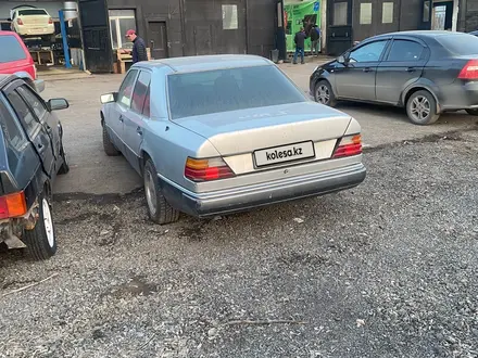 Mercedes-Benz E 220 1990 года за 1 000 000 тг. в Караганда – фото 3