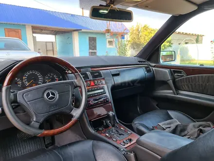 Mercedes-Benz E 430 1999 года за 5 200 000 тг. в Алматы – фото 19