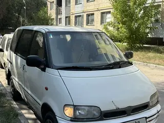 Nissan Serena, 1993