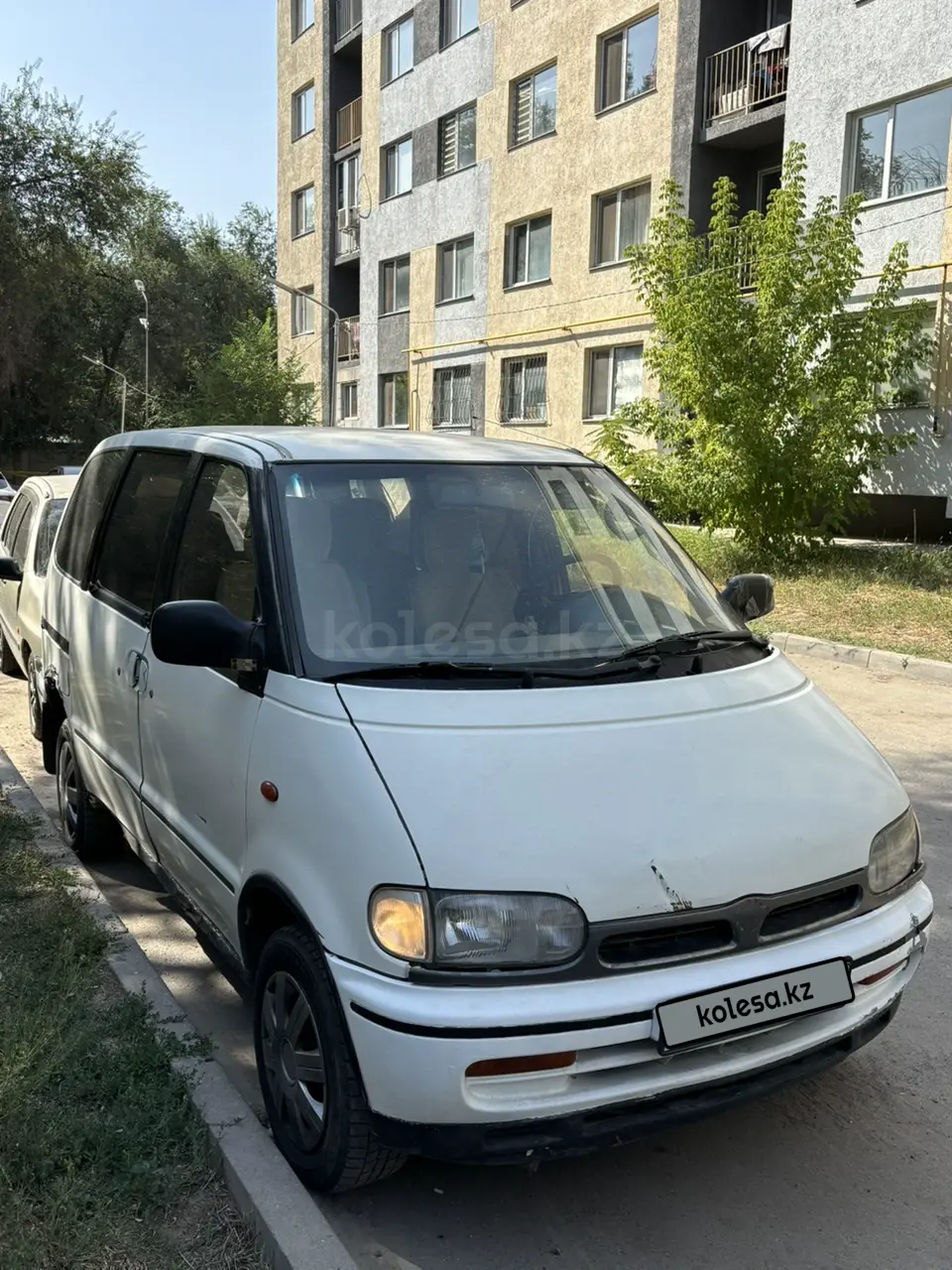 Nissan Serena, 1993