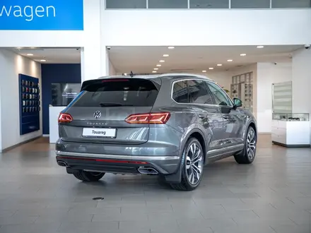 Volkswagen Touareg Business Atmosphere 2022 года за 60 500 000 тг. в Талдыкорган – фото 28