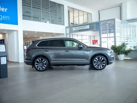 Volkswagen Touareg Business Atmosphere 2022 года за 60 500 000 тг. в Талдыкорган – фото 37