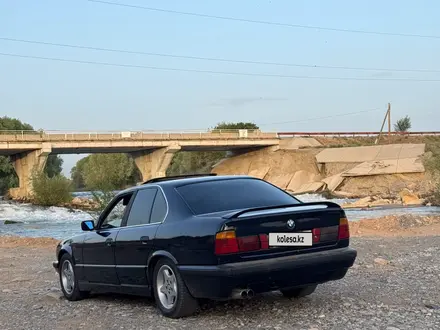 BMW 528 1995 года за 2 400 000 тг. в Алматы – фото 2