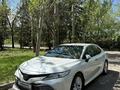 Toyota Camry 2018 года за 14 450 000 тг. в Алматы – фото 8