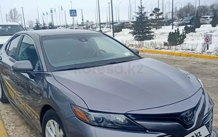 Toyota Camry 2018 года за 11 800 000 тг. в Уральск