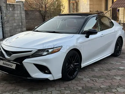 Toyota Camry 2019 года за 13 900 000 тг. в Алматы – фото 5