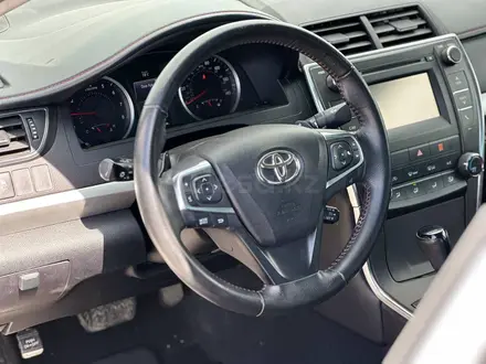 Toyota Camry 2015 года за 10 000 000 тг. в Уральск – фото 12
