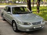Toyota Camry 1999 годаүшін3 480 000 тг. в Алматы – фото 2