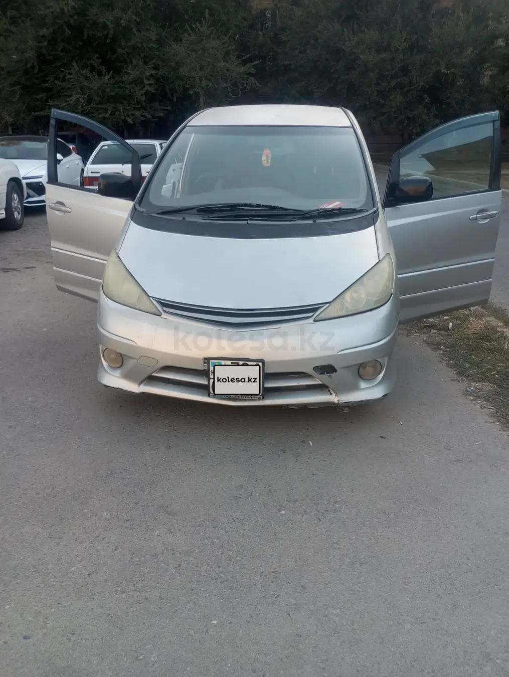 Toyota Estima, 2000