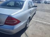 Mercedes-Benz C 240 2002 года за 2 600 000 тг. в Уральск – фото 4