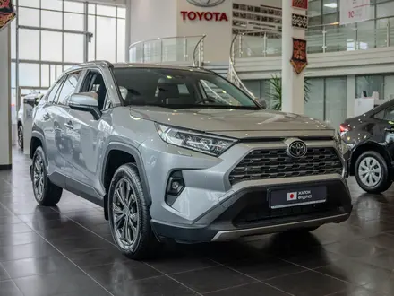 Toyota RAV4 Prestige 2024 года за 17 868 150 тг. в Алматы – фото 2