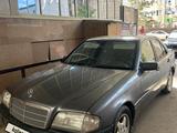 Mercedes-Benz C 200 1994 годаүшін2 300 000 тг. в Астана – фото 4