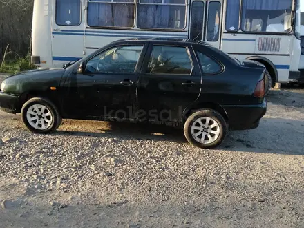 Volkswagen Polo 1998 года за 650 000 тг. в Усть-Каменогорск – фото 5