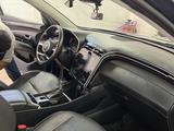 Hyundai Tucson 2023 года за 11 800 000 тг. в Атырау – фото 2