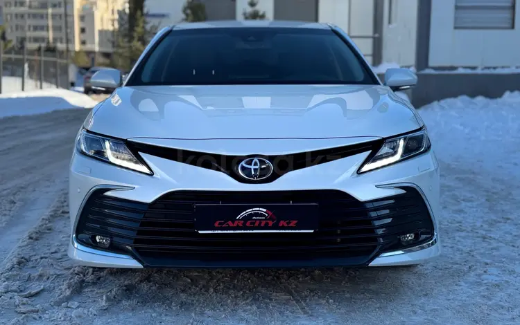 Toyota Camry 2023 годаfor19 100 000 тг. в Астана