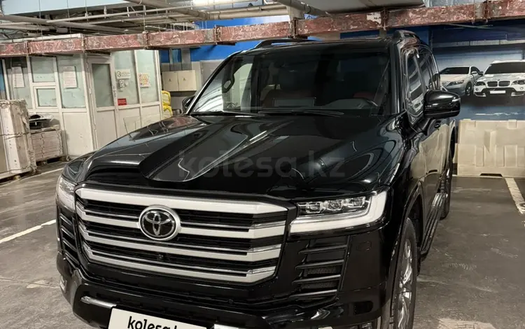 Toyota Land Cruiser 2023 года за 57 500 000 тг. в Астана