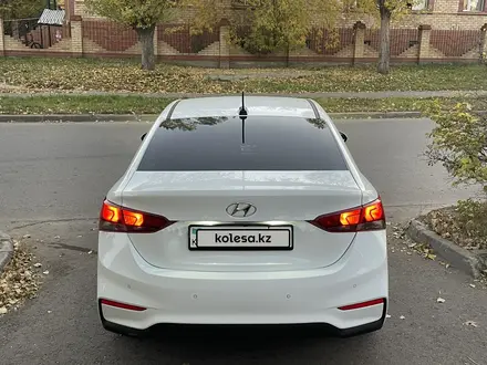 Hyundai Accent 2019 года за 7 600 000 тг. в Астана – фото 2