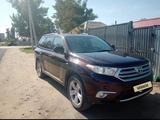 Toyota Highlander 2013 года за 13 800 000 тг. в Павлодар