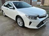 Toyota Camry 2015 года за 12 850 000 тг. в Тараз – фото 2