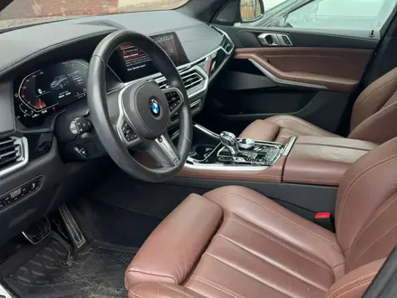 BMW X5 2019 года за 31 000 000 тг. в Алматы – фото 2