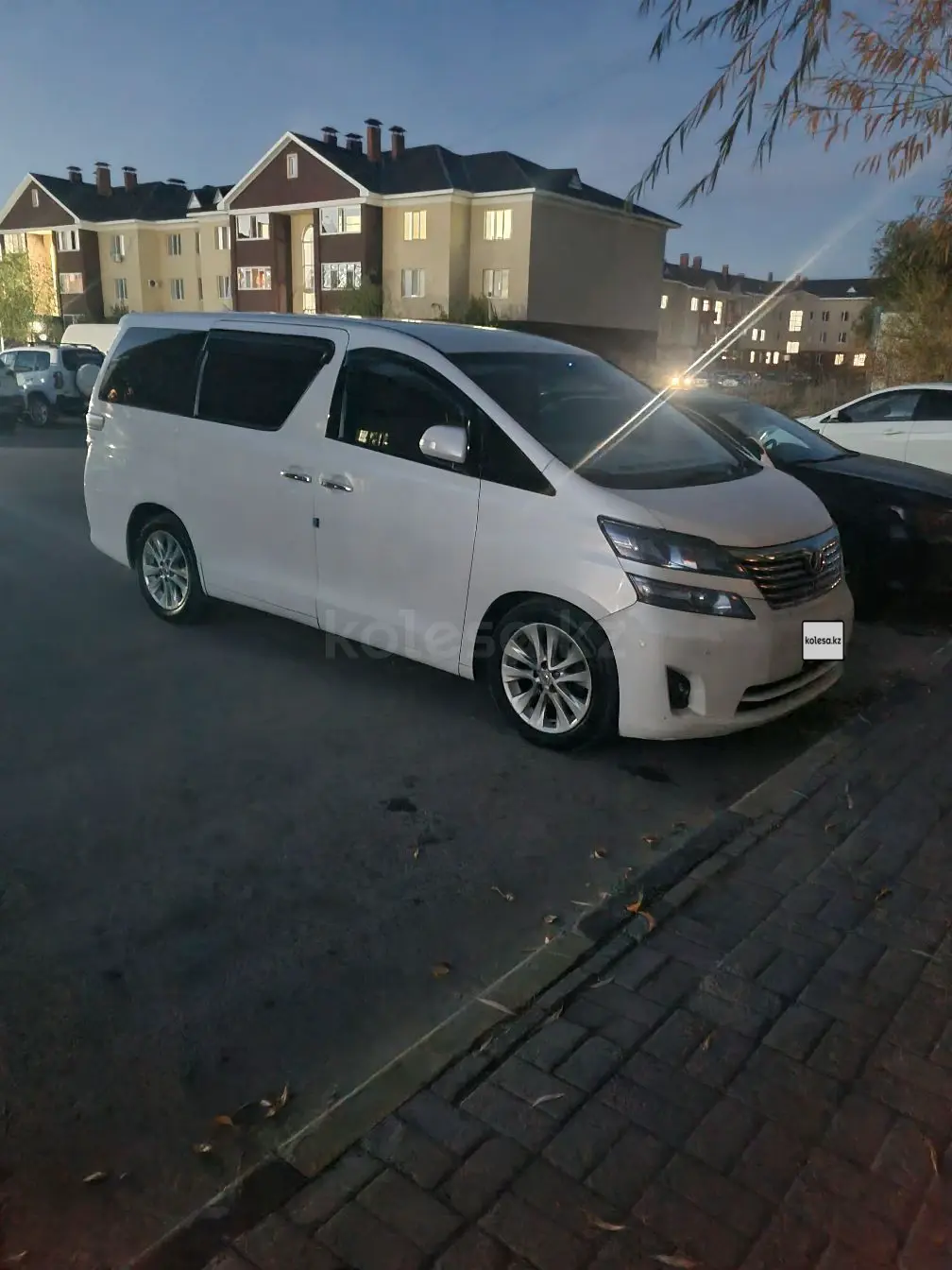 Тойота Vellfire, 2009