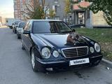 Mercedes-Benz E 320 2000 года за 5 000 000 тг. в Алматы – фото 2